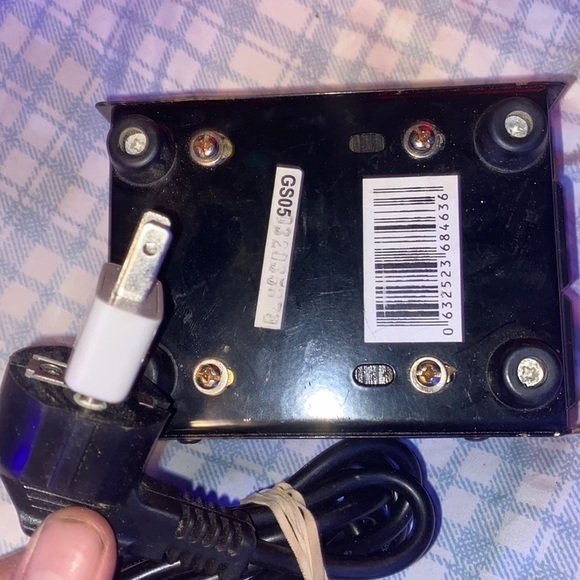 Wisdom W-200VDE 200W Step Up & Step Down Transformer - Picture 5 of 8